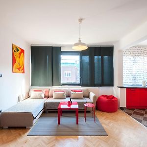 New Design Apartment By Gozsdu Court